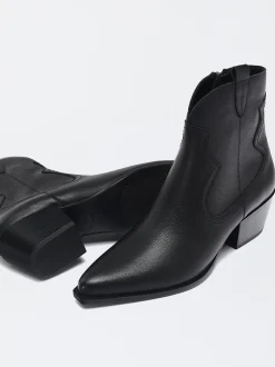 Parfois Pele|Botas e Botins*Exclusivo Online - Botins Cowboy Em Pele | Preto