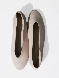 Parfois Pele|Sapatos Rasos*Sabrinas Em Pele | Bege